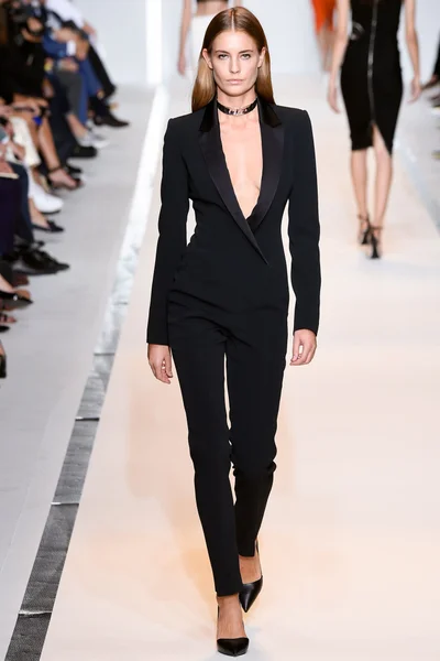 Look 28